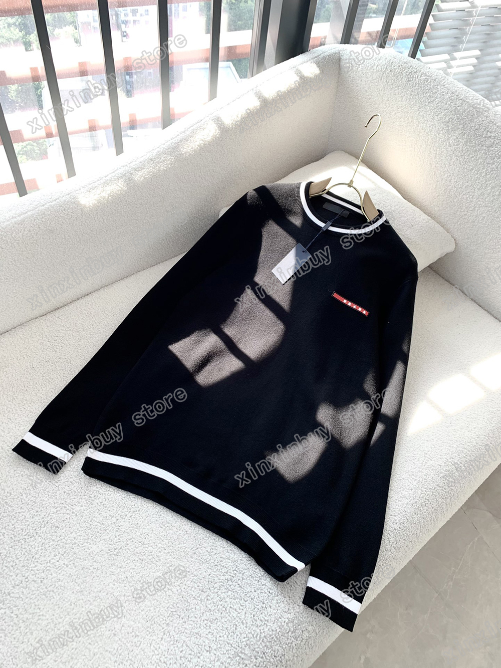 xinxinbuy Men designer Hoodie sweater Milano Metal triangle label Red Label Knitted wool fabric Paris women black white gray S-3XL, 01
xinxinbuy Men designer Hoodie sweater Milano Metal triangle label Red Label Knitted wool fabric Paris women black white gray S-3XL, 01