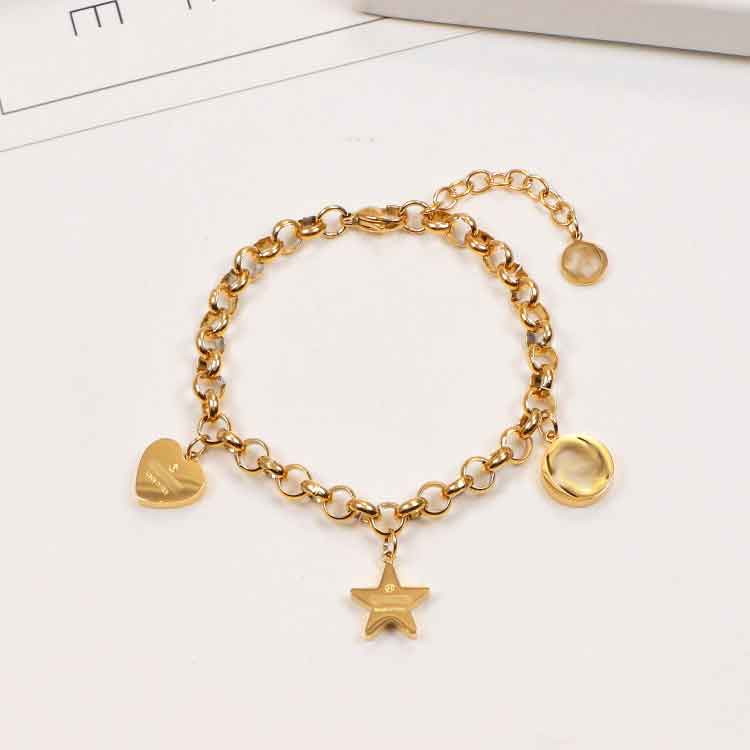 Wholesale stainless steel love stereo letters thick bracelet electroplating 18k rose gold bracelet lovers gifts 
Wholesale stainless steel love stereo letters thick bracelet electroplating 18k rose gold bracelet lovers gifts