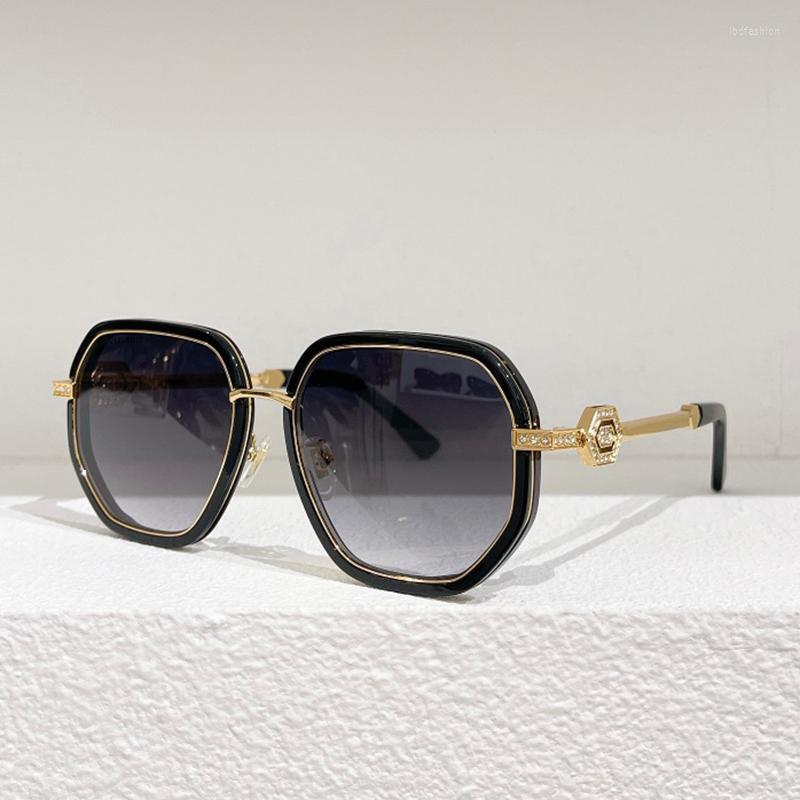 Sunglasses 2022 Top Quality Acetate And Metal Trim Women Fashion Gradient Lens With Diamonds
Sunglasses 2022 Top Quality Acetate And Metal Trim Women Fashion Gradient Lens With Diamonds