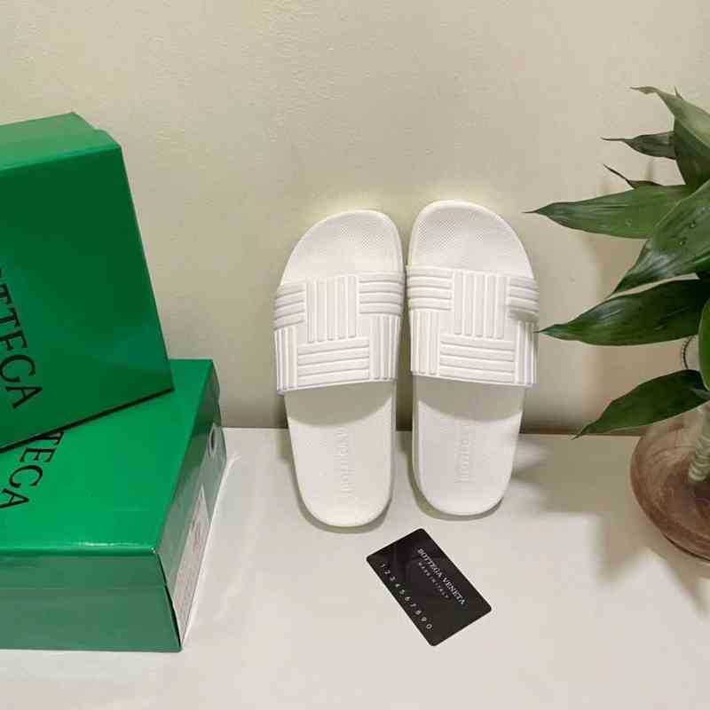 Women Wear Slippers Spring Summer Op11 Aron Color Thick Bottom Heighten Fashion Comfortable and Convenient Leisure Beach One Word, Red
Women Wear Slippers Spring Summer Op11 Aron Color Thick Bottom Heighten Fashion Comfortable and Convenient Leisure Beach One Word, Red