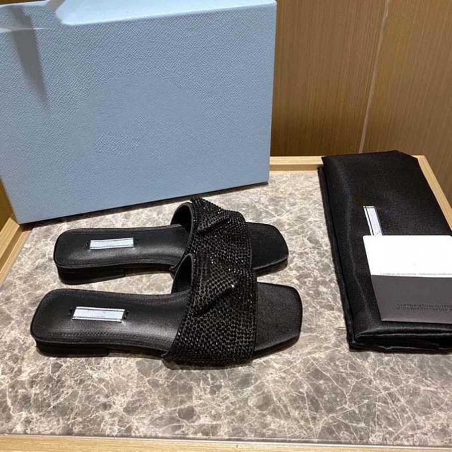 Woman Slippers heel shoe Sandals Beach Slide Quality shiny with diamonds Slipper Fashion Special shaped heel Scuffs Casual shoes For Lady 35-42
Woman Slippers heel shoe Sandals Beach Slide Quality shiny with diamonds Slipper Fashion Special shaped heel Scuffs Casual shoes For Lady 35-42