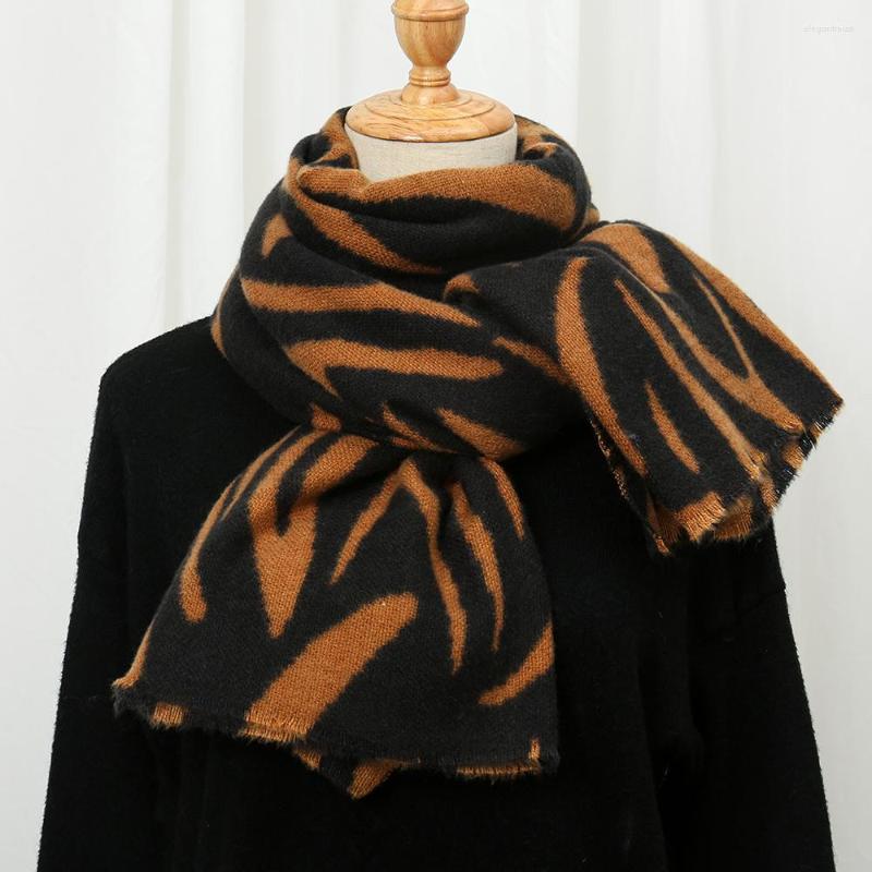 Scarves Women Winter Scarf Cashmere Like Pashmina Design Print Shawls Wrap Female Soft Bufanda Neckerchief
Scarves Women Winter Scarf Cashmere Like Pashmina Design Print Shawls Wrap Female Soft Bufanda Neckerchief