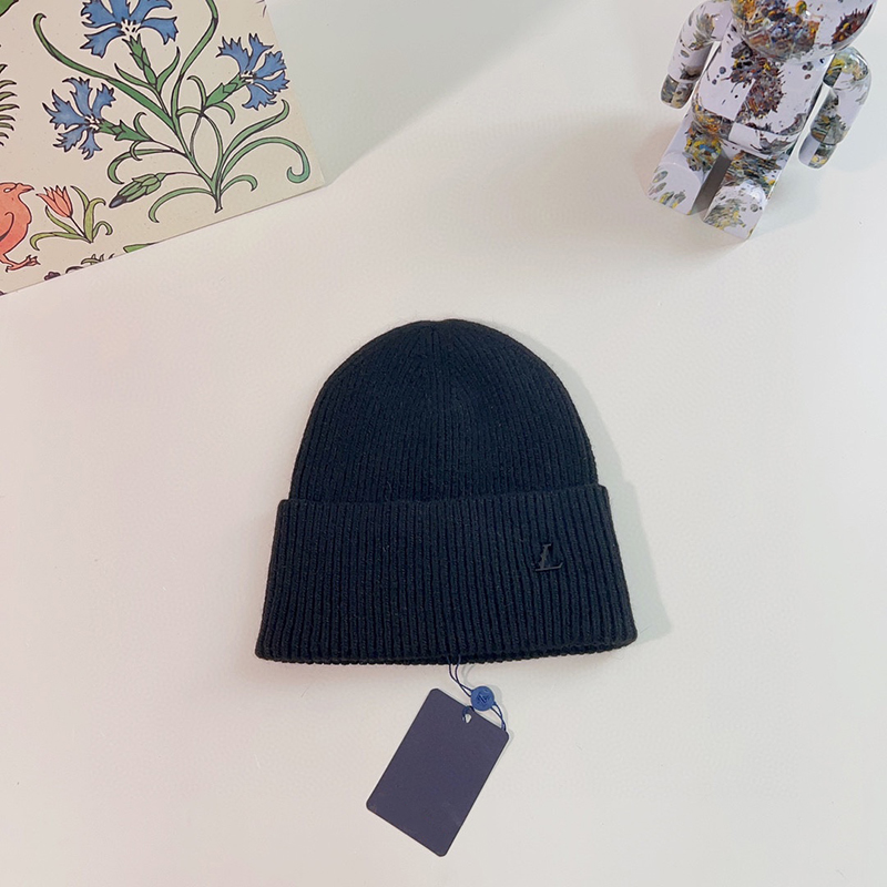 beanie Luxury designer winter hat bonnet made of soft rabbit down for men and women warm and fashionable knitted hats is great very good, No.2
beanie Luxury designer winter hat bonnet made of soft rabbit down for men and women warm and fashionable knitted hats is great very good, No.2