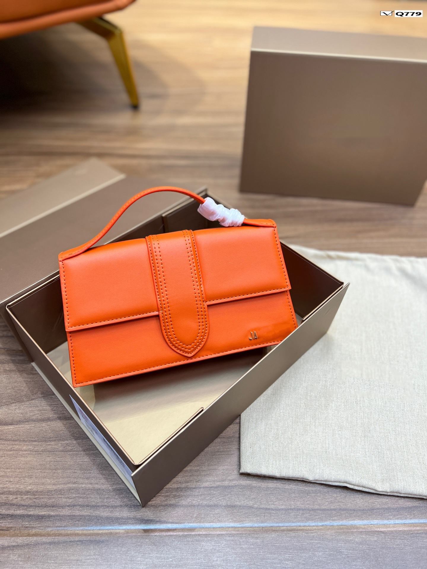 Designer lady handbag soft leather shoulder bag wild fashion women's single shoulder bag Korean handbag
Designer lady handbag soft leather shoulder bag wild fashion women's single shoulder bag Korean handbag