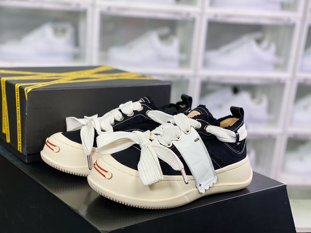 5A quality Italy Casual Shoes Designer fashion reflective height reaction sneakers triple black white, Box
5A quality Italy Casual Shoes Designer fashion reflective height reaction sneakers triple black white, Box