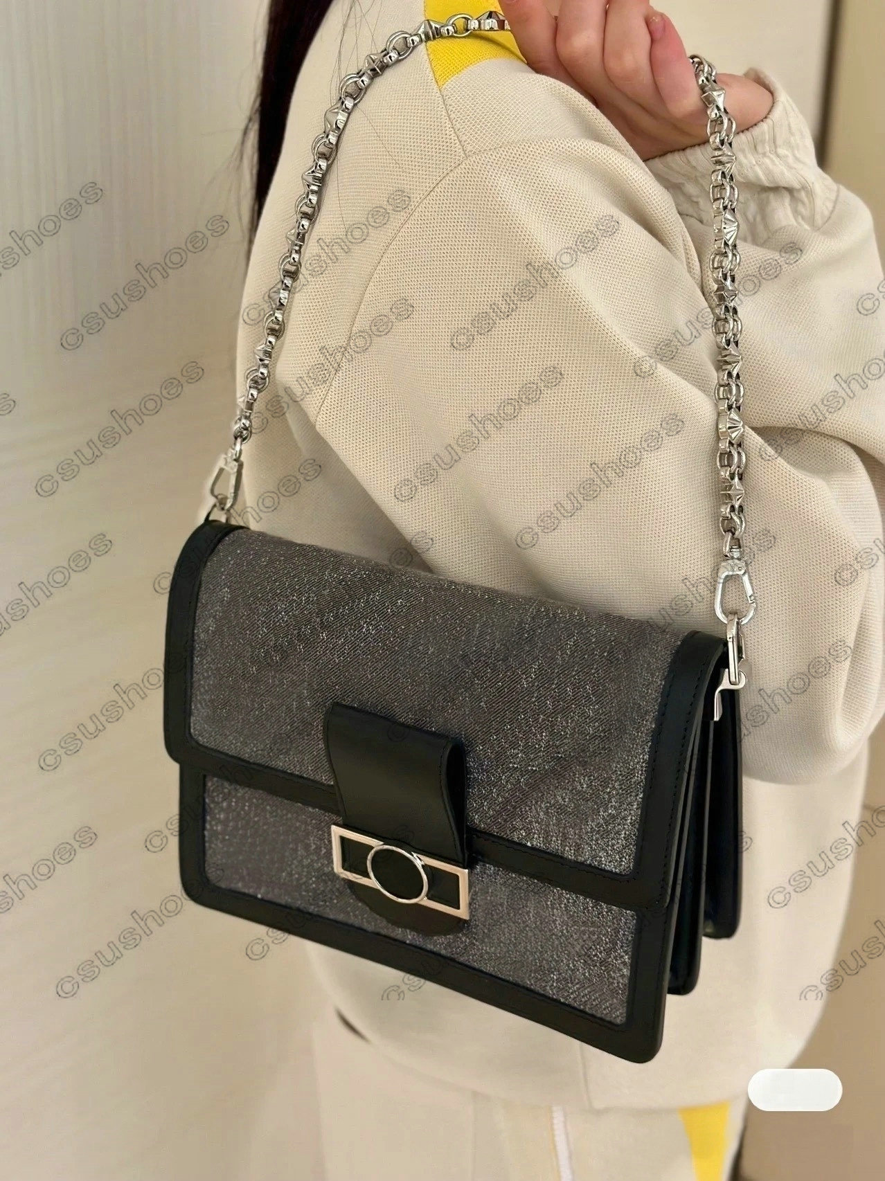 DAUPHINE MM Bag 23SS Cruise Spring Shows Bag Handbag Black Cowboy Luxury Designer S-LOCK Womens Message Leather Shoulder Bags CrossBody Purse Classic M21458 M45958
DAUPHINE MM Bag 23SS Cruise Spring Shows Bag Handbag Black Cowboy Luxury Designer S-LOCK Womens Message Leather Shoulder Bags CrossBody Purse Classic M21458 M45958