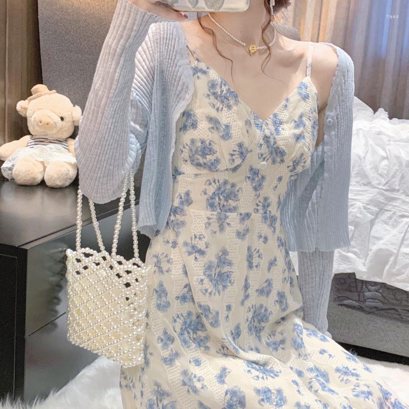 Casual Dresses 2022 Fashion Dress High Sense Blue Broken Flower Suspender Children' Street Explosion Age Reduce, As photo
Casual Dresses 2022 Fashion Dress High Sense Blue Broken Flower Suspender Children' Street Explosion Age Reduce, As photo