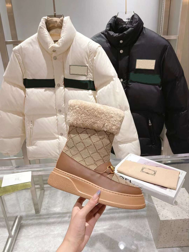 Snow boots and boots Thermal black shoes Outdoor ankle bootdesigner Women thrmal leather flat bottom Soft winter girl sheepskin brown 35-42, Box
Snow boots and boots Thermal black shoes Outdoor ankle bootdesigner Women thrmal leather flat bottom Soft winter girl sheepskin brown 35-42, Box