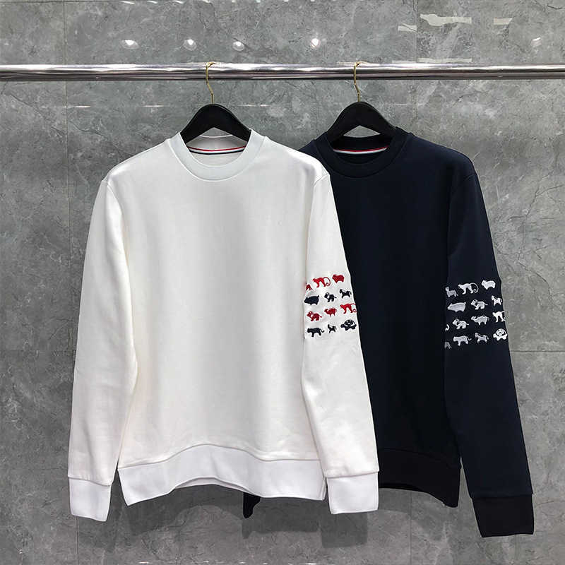 Luxury High Quality Hoodies Thoms Brownns Tb Men's Round Neck Sweatshirt Brand Loose Cotton Embroidery Casual Style Spring and Autumn Series 23ss, White
Luxury High Quality Hoodies Thoms Brownns Tb Men's Round Neck Sweatshirt Brand Loose Cotton Embroidery Casual Style Spring and Autumn Series 23ss, White