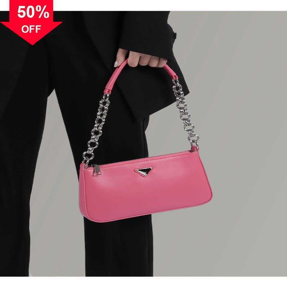 Luxury brand women's shoulder bags upscale fashion chain French patch bag new diagonal shoulder armpit bag factory direct sales, Pearly whites
Luxury brand women's shoulder bags upscale fashion chain French patch bag new diagonal shoulder armpit bag factory direct sales, Pearly whites