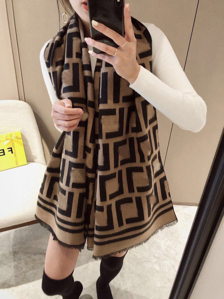 Autumn and Winter Letter Scarf Double F Warm keeping Couple Versatile Gift Shawl Neck Wrap Core Yarn Material
Autumn and Winter Letter Scarf Double F Warm keeping Couple Versatile Gift Shawl Neck Wrap Core Yarn Material