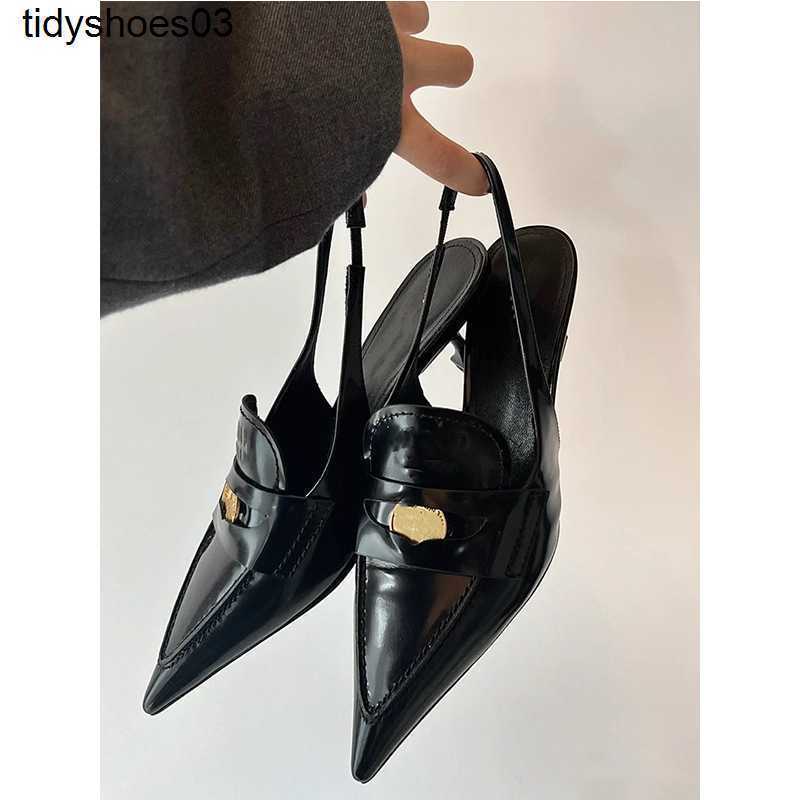 Women Designers Rois Miu women's 2022 catwalk style Baotou shallow Stiletto Heel Slingbacks Crystal-Studded Pumps, Black
Women Designers Rois Miu women's 2022 catwalk style Baotou shallow Stiletto Heel Slingbacks Crystal-Studded Pumps, Black