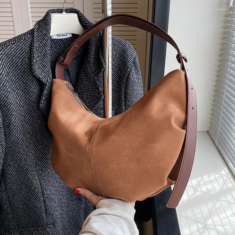 Evening Bags 2022 Women Top Handle Purse Design Suded Underarm Shoulder Side Bag Fashion Tote Handbags Lady Totes, Black
Evening Bags 2022 Women Top Handle Purse Design Suded Underarm Shoulder Side Bag Fashion Tote Handbags Lady Totes, Black