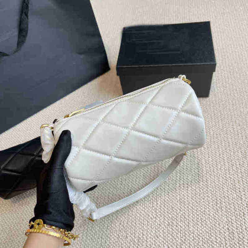 Shopping Bags Cylinder Bucket bags Designer leather Chains handbags shoulder Purse Lattice Boston Crossbody Casual Tote wallets 220613, White
Shopping Bags Cylinder Bucket bags Designer leather Chains handbags shoulder Purse Lattice Boston Crossbody Casual Tote wallets 220613, White