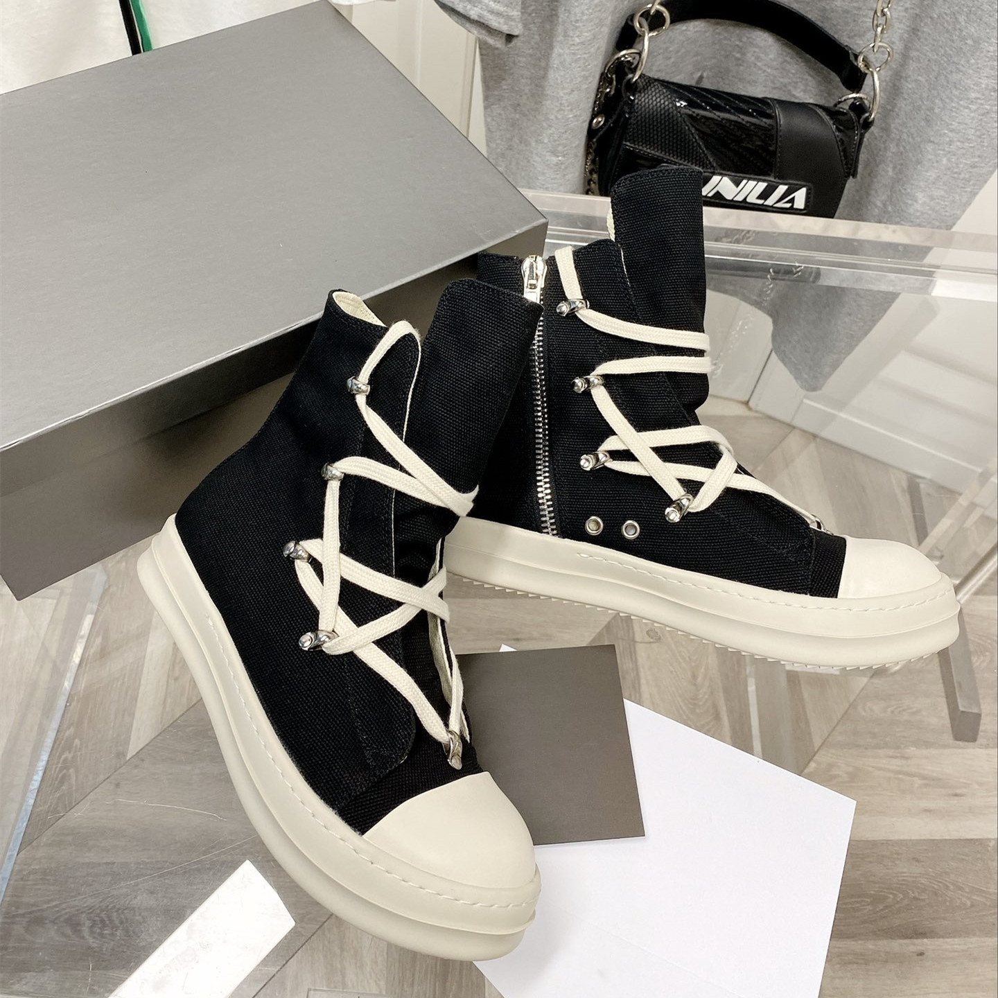 Man Woman zipper Ankle Boots Designer sneakers luxury canvas shoes Lace Up Wear Boots Platform Triangle Waterproof foam runner loafers trainer 35-47, Black-1
Man Woman zipper Ankle Boots Designer sneakers luxury canvas shoes Lace Up Wear Boots Platform Triangle Waterproof foam runner loafers trainer 35-47, Black-1