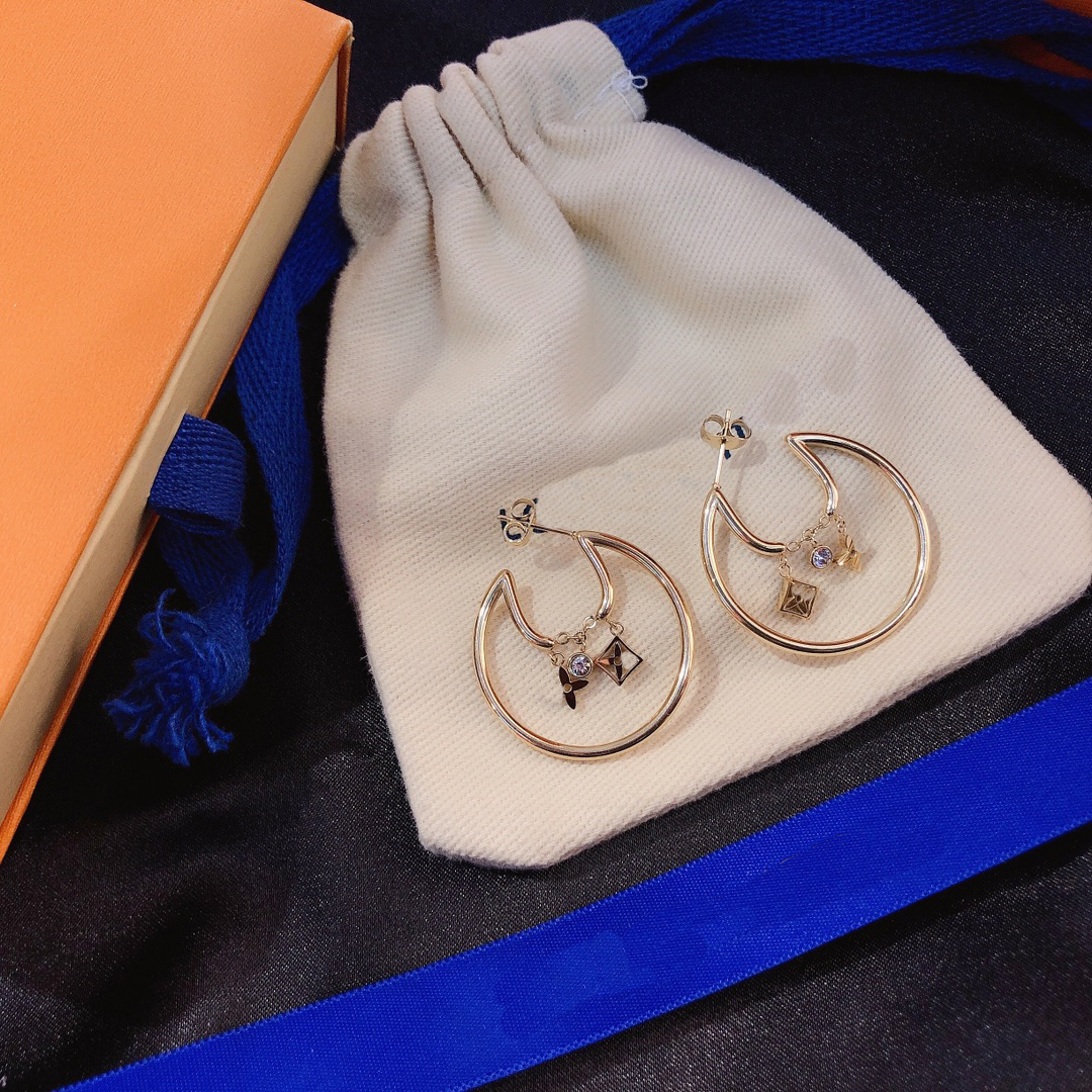 Fashion Lucky Charm Circle Earrings women party wedding Stainless steel Non Fading birthday Gift Luxury Classic Design Brand European American design Accessories
Fashion Lucky Charm Circle Earrings women party wedding Stainless steel Non Fading birthday Gift Luxury Classic Design Brand European American design Accessories