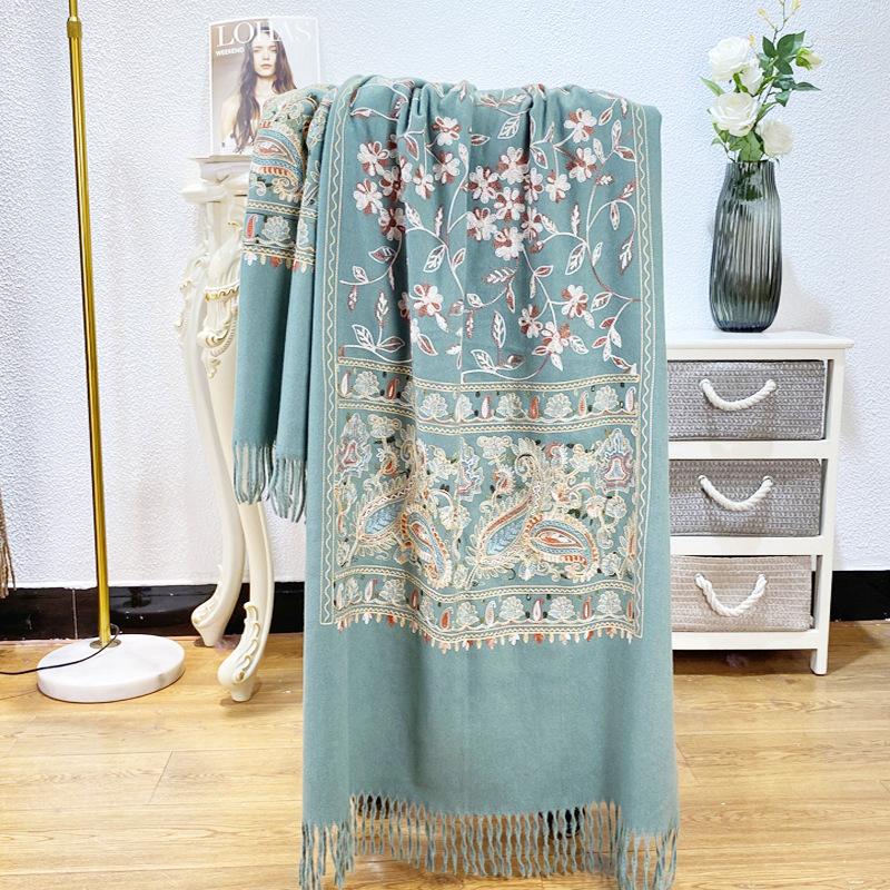 Scarves Women Embroidery Pashmina Cashmere Scarf 2022 Warm Tassels Long Size Shawl Fashion Holiday Blanket
Scarves Women Embroidery Pashmina Cashmere Scarf 2022 Warm Tassels Long Size Shawl Fashion Holiday Blanket