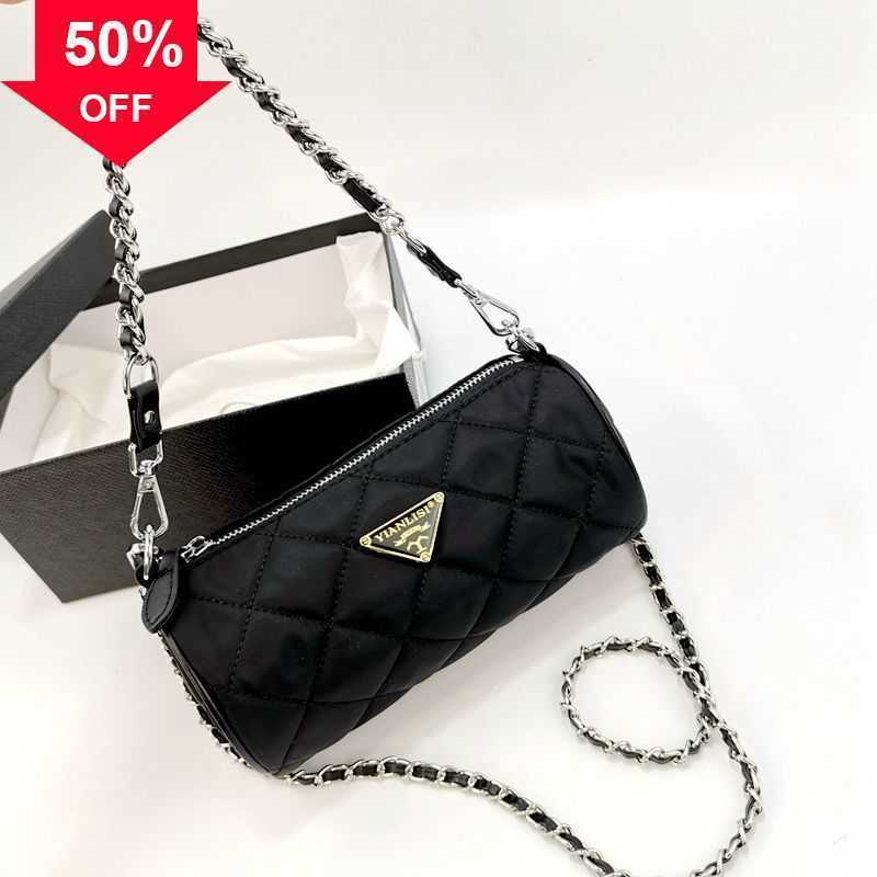 Luxury designer single shoulder bags women 2023 new chain small cylindrical handbag fashion 100 matching diamond-shaped crossbody bag manufacturers direct sales, Black
Luxury designer single shoulder bags women 2023 new chain small cylindrical handbag fashion 100 matching diamond-shaped crossbody bag manufacturers direct sales, Black