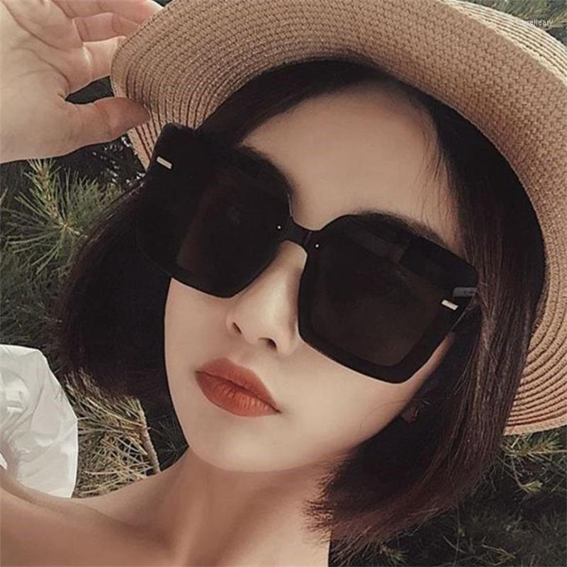 Sunglasses Vintage Retro Oversized Square Sun Glasses Brand Designer Black Women's 2022 Big Frame Female Rivet Eyewear
Sunglasses Vintage Retro Oversized Square Sun Glasses Brand Designer Black Women's 2022 Big Frame Female Rivet Eyewear