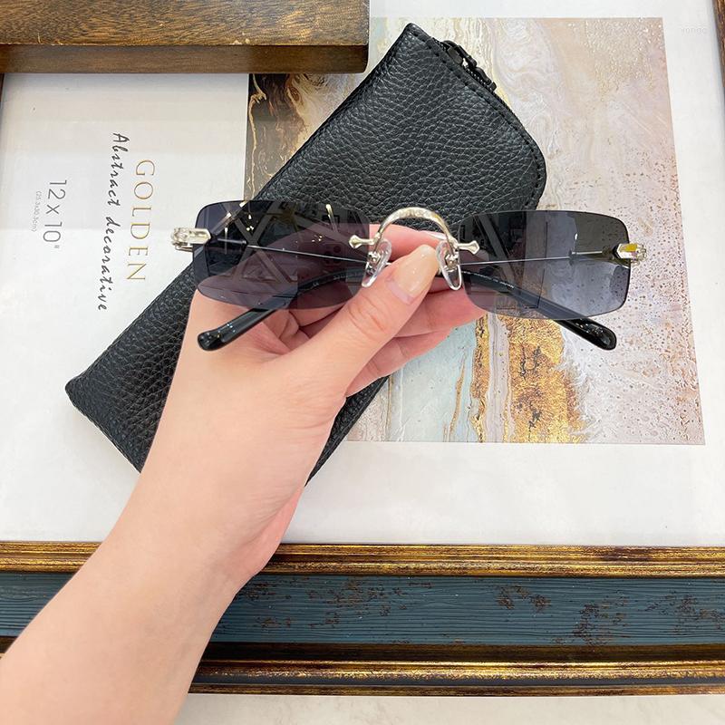 Sunglasses 2022 Top Quality Gold Metal Rimless Embossed Gradient Lens Women And Man Fashion Rectangular
Sunglasses 2022 Top Quality Gold Metal Rimless Embossed Gradient Lens Women And Man Fashion Rectangular