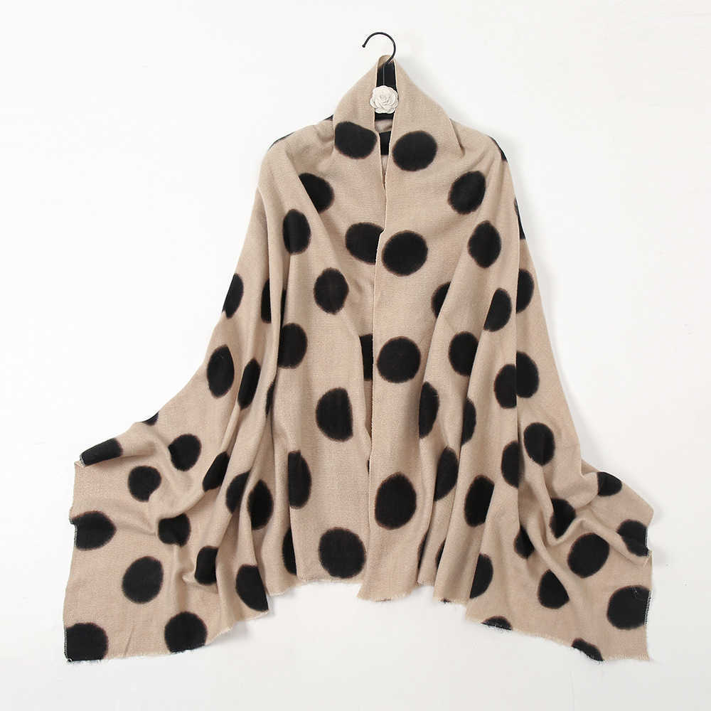 Fashion dot scarf for women 2022 autumn and winter Korean version sweet cashmere thickened warm shawl
Fashion dot scarf for women 2022 autumn and winter Korean version sweet cashmere thickened warm shawl