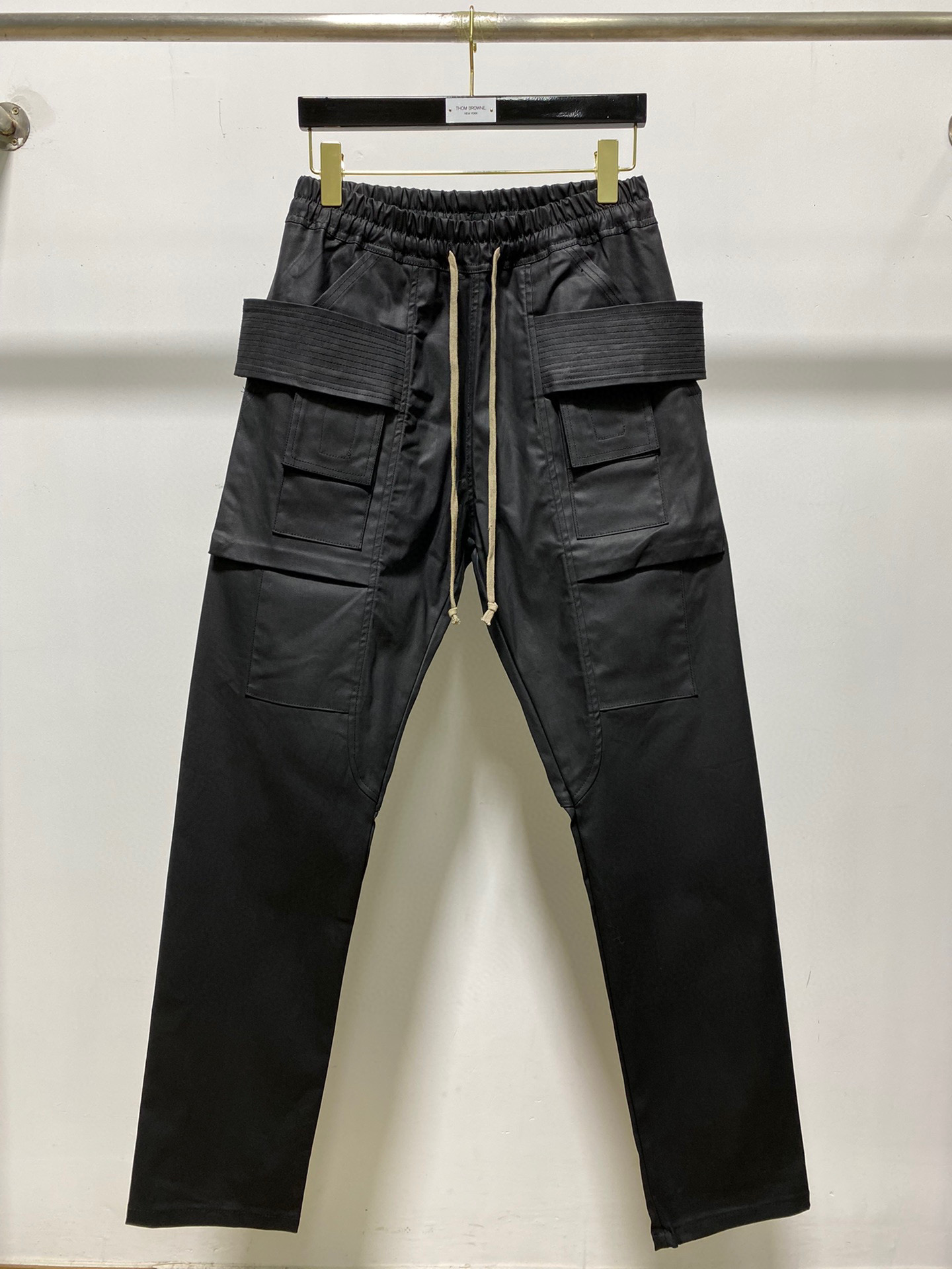 Men's Jeans Black Jean Mens Cowboy Pants Casual Denim Designer High Street Pants Cotton Fashion Pencil Trousers Side Pockets Men Multi Pocket strip Sweatpants
Men's Jeans Black Jean Mens Cowboy Pants Casual Denim Designer High Street Pants Cotton Fashion Pencil Trousers Side Pockets Men Multi Pocket strip Sweatpants
