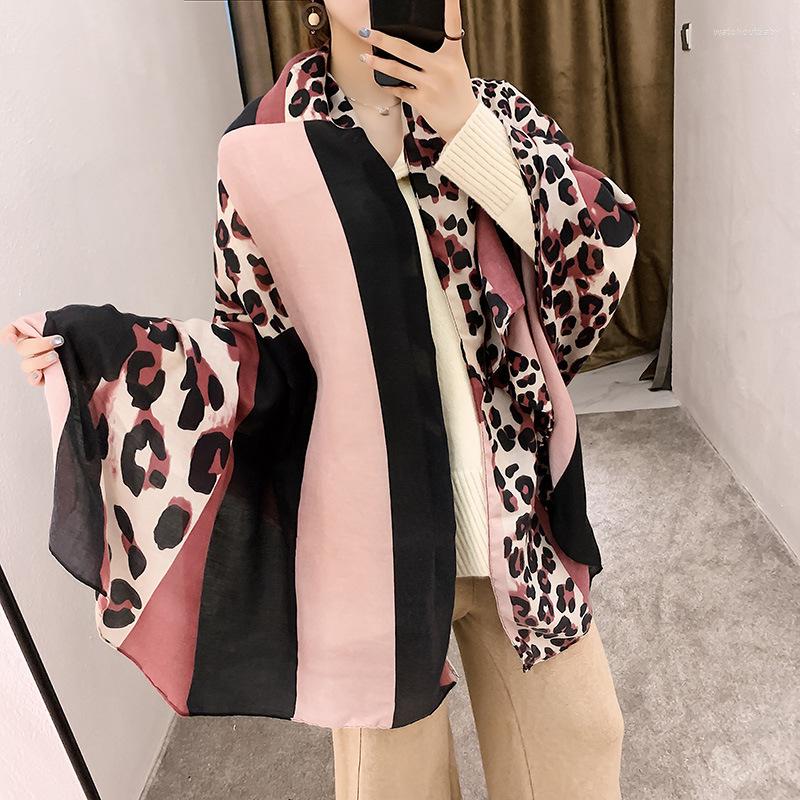 Scarves Autumn And Winter Cotton Linen Scarf Women's Splicing Leopard Print Sunscreen Shawl Long Women Outdoor
Scarves Autumn And Winter Cotton Linen Scarf Women's Splicing Leopard Print Sunscreen Shawl Long Women Outdoor