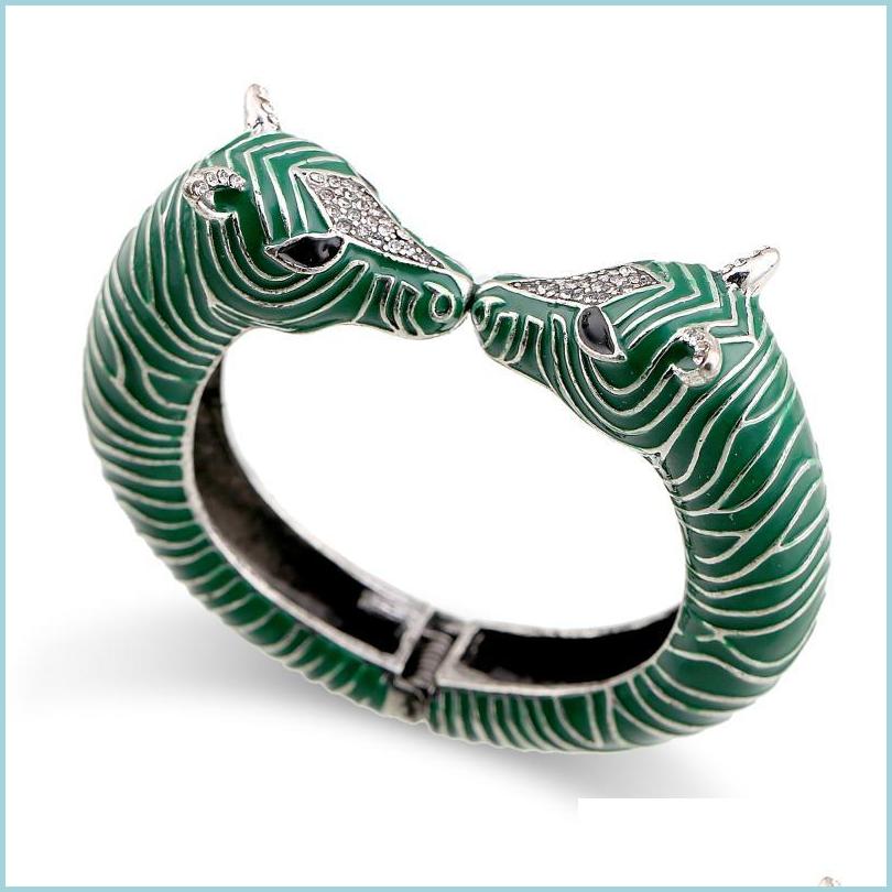 Bangle Bangle Unique Design Statement Chunky Big Size Vintage Bracelet Zebra Antique Sier Plated With Enamel For Womengle Drop Deliv Dhbcg
Bangle Bangle Unique Design Statement Chunky Big Size Vintage Bracelet Zebra Antique Sier Plated With Enamel For Womengle Drop Deliv Dhbcg