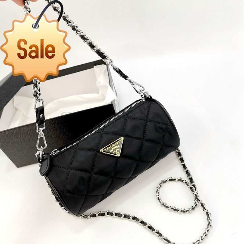 Women's Luxury Designer Shoulder Bag 2023 New Chain Small Cylindrical Handbag Fashion Diamond-shaped Crossbody Bag Factory Direct Sales, Black
Women's Luxury Designer Shoulder Bag 2023 New Chain Small Cylindrical Handbag Fashion Diamond-shaped Crossbody Bag Factory Direct Sales, Black