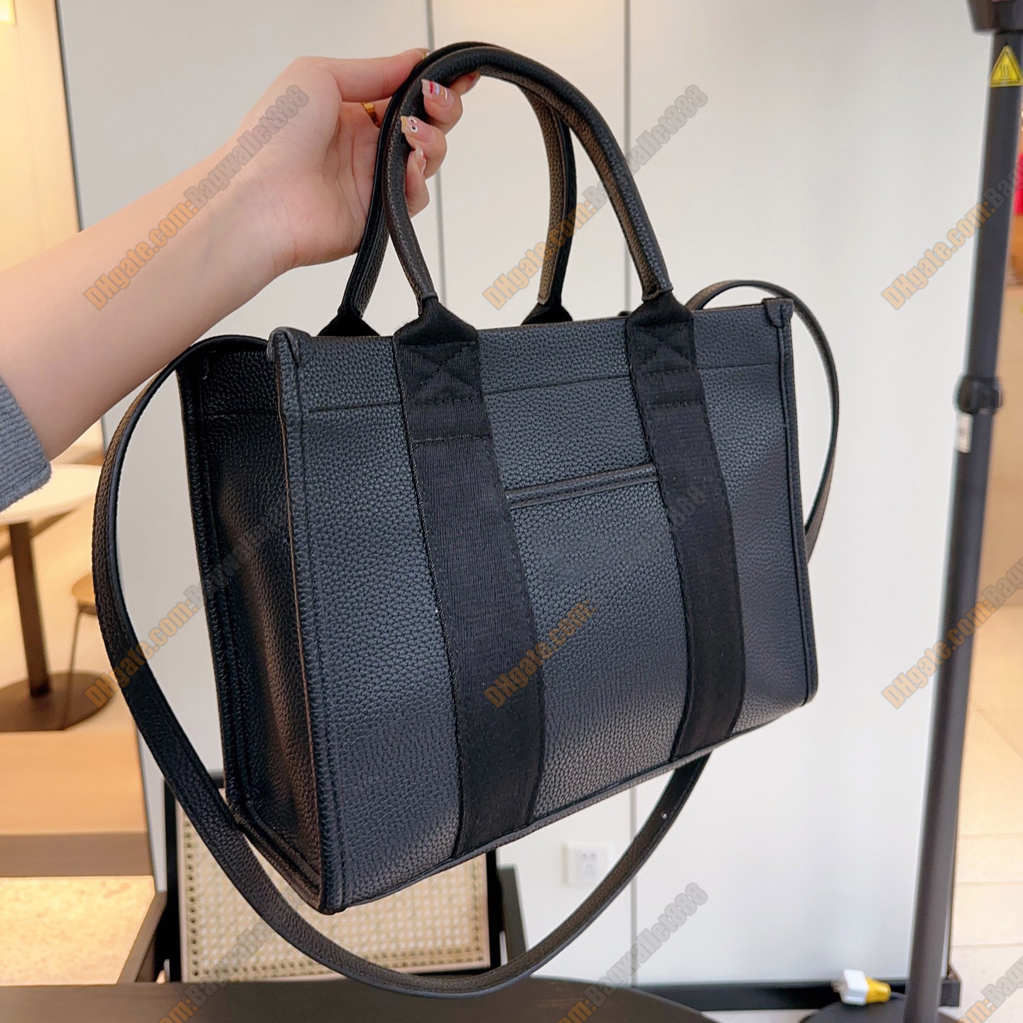 Designer Bag Womens Fashion Crossbody Shoulder Bag Small Solid Lychee Pattern Leather Tote Famous Luxury Ladies Handbag Satchel for Commuter Daily Shopping Travel, Blue
Designer Bag Womens Fashion Crossbody Shoulder Bag Small Solid Lychee Pattern Leather Tote Famous Luxury Ladies Handbag Satchel for Commuter Daily Shopping Travel, Blue