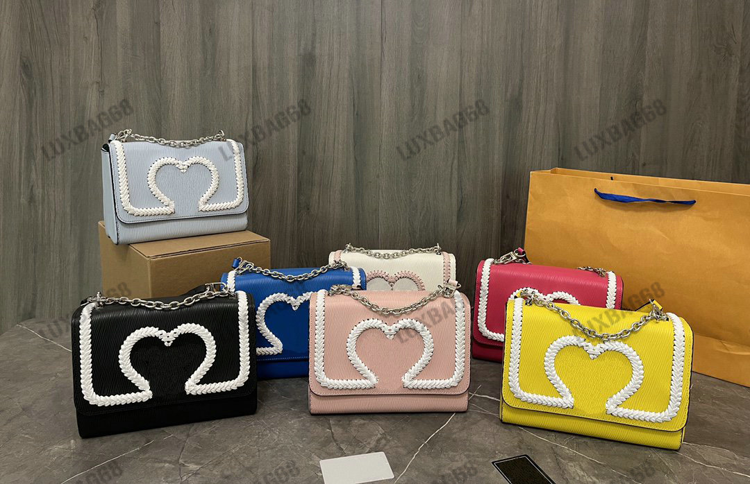 TWIST MM Shoulder Bag With Twist-lock Designer Handbag Epi Grained Leather Monograms Crossbody Luxury Braided Heart Purse, 01#
TWIST MM Shoulder Bag With Twist-lock Designer Handbag Epi Grained Leather Monograms Crossbody Luxury Braided Heart Purse, 01#