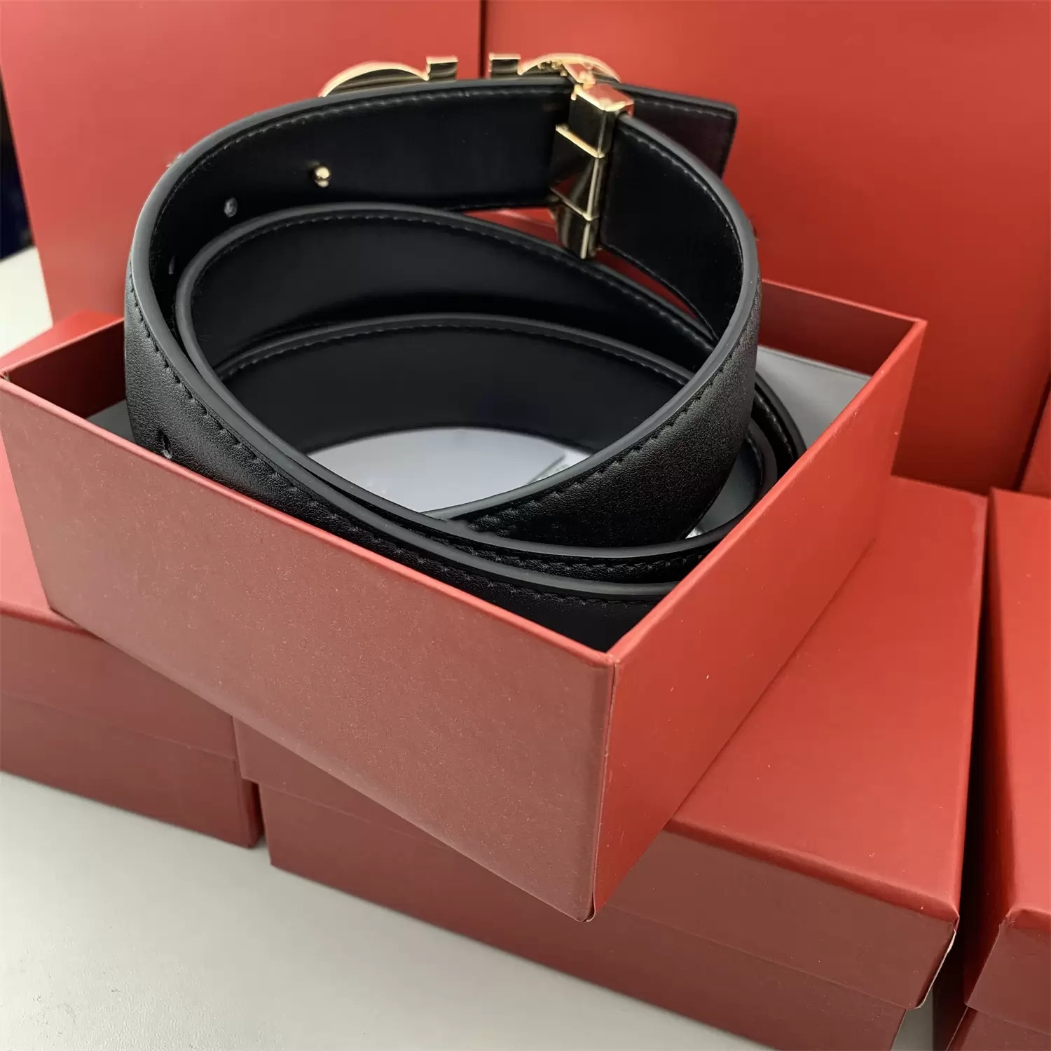 2023 Belt Big Buckle With Box Designer Belts For Men And Women Cowhide Belt Leather Fashion Waistband
2023 Belt Big Buckle With Box Designer Belts For Men And Women Cowhide Belt Leather Fashion Waistband