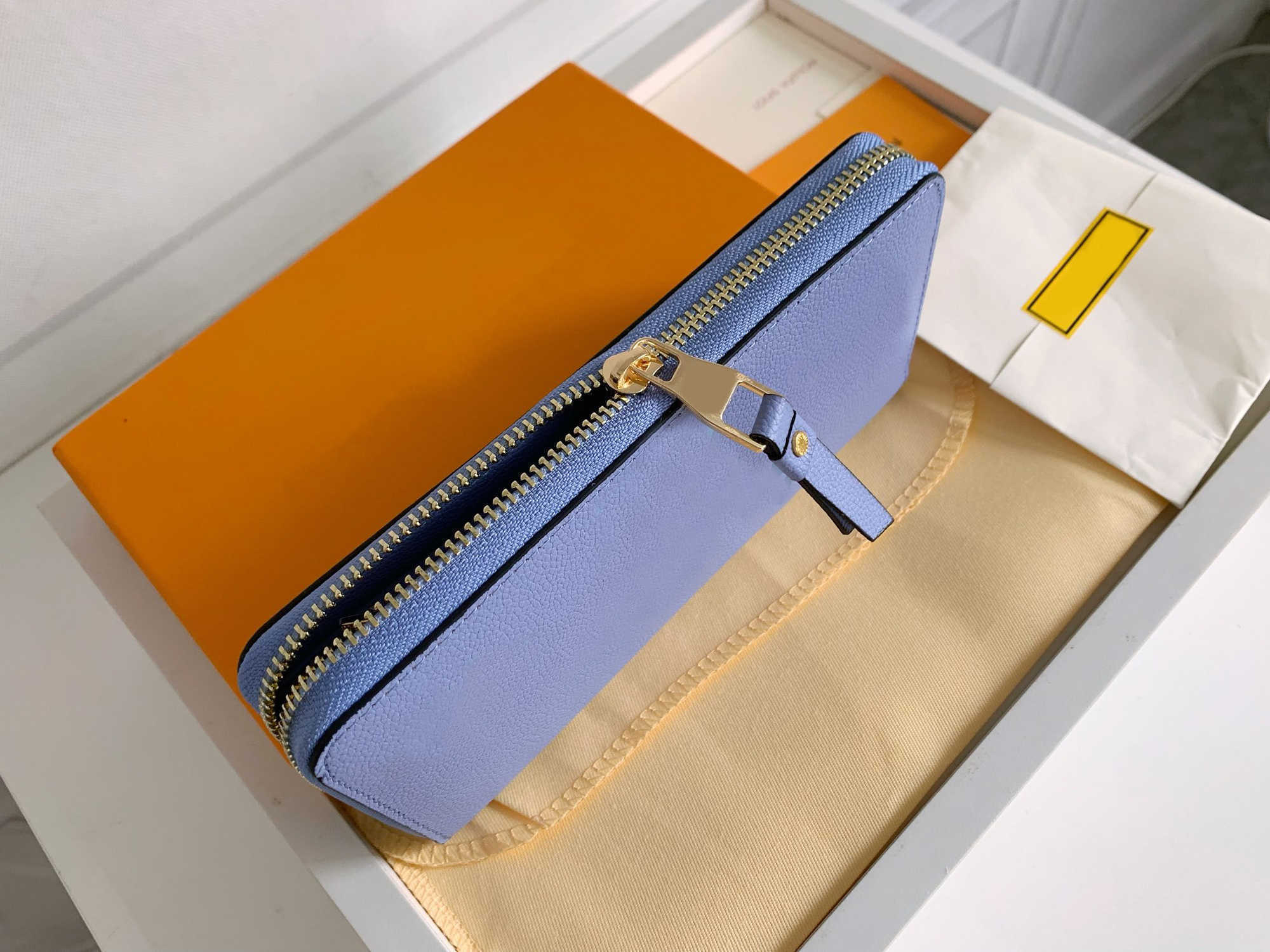 Wallets new Fashion Designers Zippy WALLET Mens Womens leather Zipper High Quality Flowers Coin Purse Handbags long Card Holder Empreintetrendy, Embossed flower
Wallets new Fashion Designers Zippy WALLET Mens Womens leather Zipper High Quality Flowers Coin Purse Handbags long Card Holder Empreintetrendy, Embossed flower