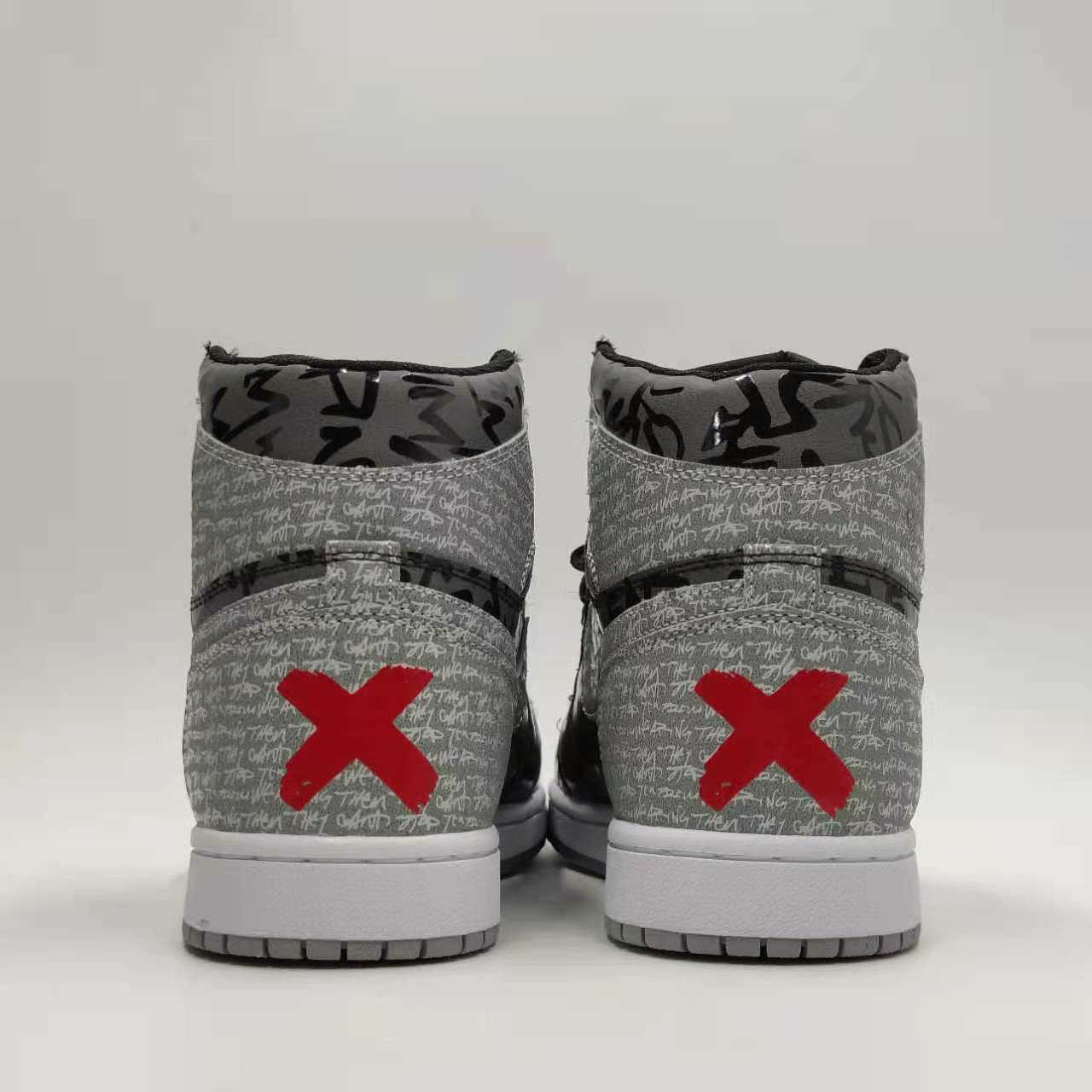 Jumpman 1 High Og Mens Basketball Shoes Trainers Sports Sneakers Black White-Particle Grey Authentic 1S Rebellionaire 555088-036 Men Women INAY B915
Jumpman 1 High Og Mens Basketball Shoes Trainers Sports Sneakers Black White-Particle Grey Authentic 1S Rebellionaire 555088-036 Men Women INAY B915