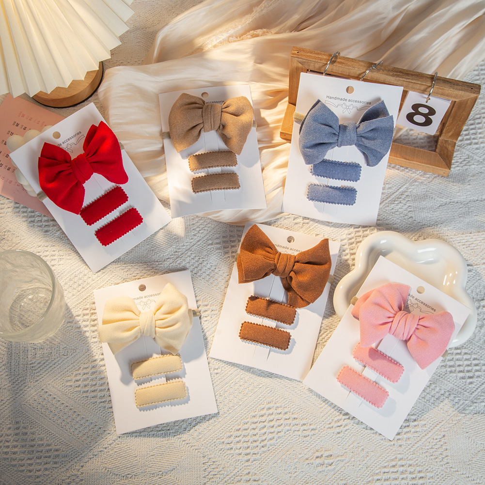 INS children Bow headbands with hairpins sets ribbon wreath Fashion Kids Hair Accessories hair barrettes baby girls birthday party spring clips A9315, Mix color or tell us you need colors
INS children Bow headbands with hairpins sets ribbon wreath Fashion Kids Hair Accessories hair barrettes baby girls birthday party spring clips A9315, Mix color or tell us you need colors