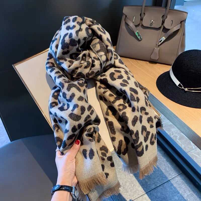 Scarf Women Winter Korean Fashion Cashmere Scarf Versatile Shawl Warm Keeping Double Sided Leopard Fringe Neck
Scarf Women Winter Korean Fashion Cashmere Scarf Versatile Shawl Warm Keeping Double Sided Leopard Fringe Neck