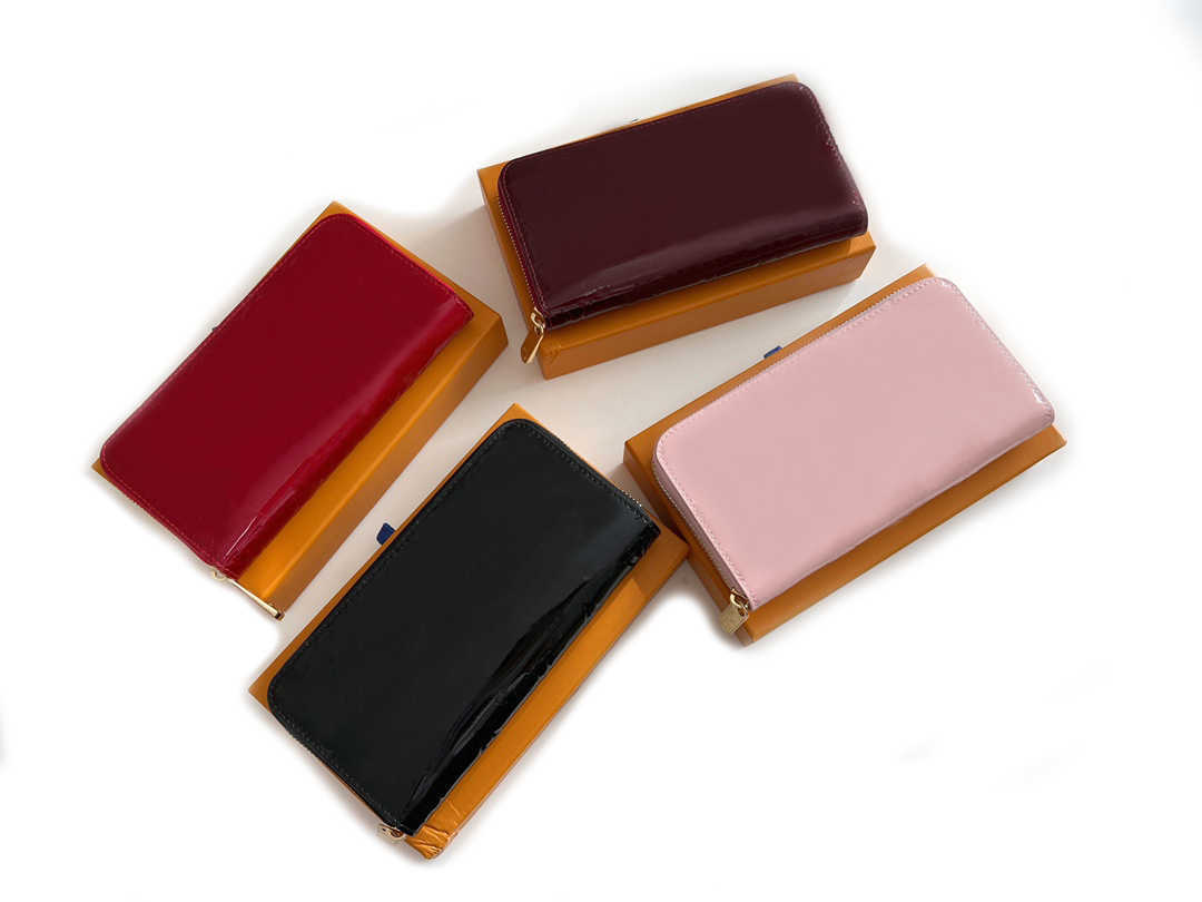 Wallets hot Fashion Designers Zippy WALLET Luxury Mens Women Zipper High Quality Patent Leather Monograms Classic Coin Purse Card Holdertrendy, Embossed monograms
Wallets hot Fashion Designers Zippy WALLET Luxury Mens Women Zipper High Quality Patent Leather Monograms Classic Coin Purse Card Holdertrendy, Embossed monograms