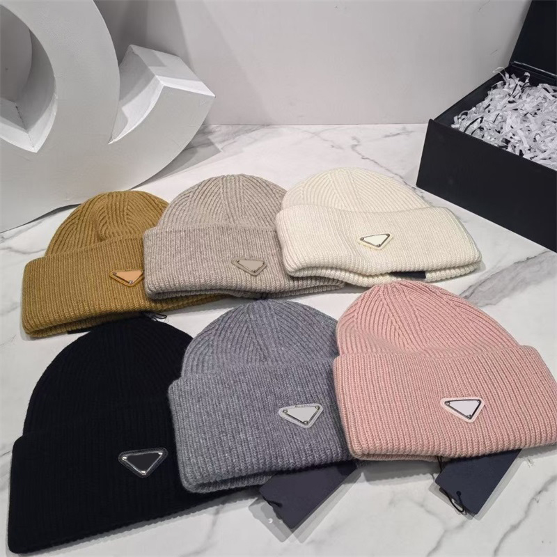 Winter hat designer fitted buckets hats mens beanie luxury unisex fashion accessories outdoor autumn sun solid color women head warm knitted designer cap bonnet, As show
Winter hat designer fitted buckets hats mens beanie luxury unisex fashion accessories outdoor autumn sun solid color women head warm knitted designer cap bonnet, As show