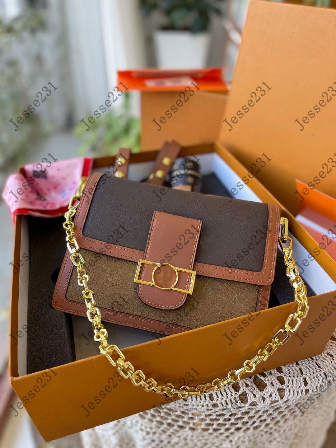 Designer Women Genuine Leather 25cm 4pcs/set Shoulder bags wallet Silk scarves Lipstick bag Lady Chest pack handbags purse messenger cross body Tote with Gift box
Designer Women Genuine Leather 25cm 4pcs/set Shoulder bags wallet Silk scarves Lipstick bag Lady Chest pack handbags purse messenger cross body Tote with Gift box