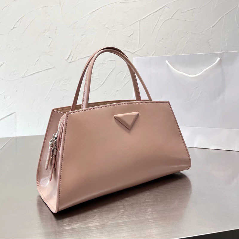NEW Totes Prabag Vintage the Tote Bag Triangle Womens Designer Bags Leather Crossbody Pouch Woman Large Capacity Shopper Shoulder Design Handbag Purse 220920, Prad-red
NEW Totes Prabag Vintage the Tote Bag Triangle Womens Designer Bags Leather Crossbody Pouch Woman Large Capacity Shopper Shoulder Design Handbag Purse 220920, Prad-red