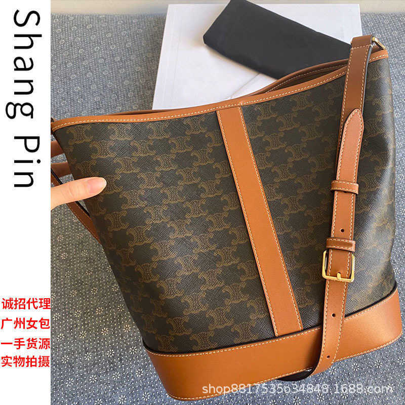 Leather Designer Bags Celinns Luxury Handbag Brand Women's Arch Old Flower Bucket One Shoulder Messenger Large Capacity High Quality Fashion Shouulderbag, Red
Leather Designer Bags Celinns Luxury Handbag Brand Women's Arch Old Flower Bucket One Shoulder Messenger Large Capacity High Quality Fashion Shouulderbag, Red