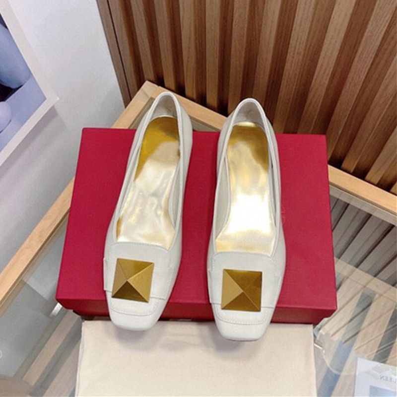 The Latest Ballet Flat Shoe Vintage Big Rivet Square Head Patent Leather Single Shoes Size 35-39 Valentinoe''Valentinoity EOo, Black
The Latest Ballet Flat Shoe Vintage Big Rivet Square Head Patent Leather Single Shoes Size 35-39 Valentinoe''Valentinoity EOo, Black