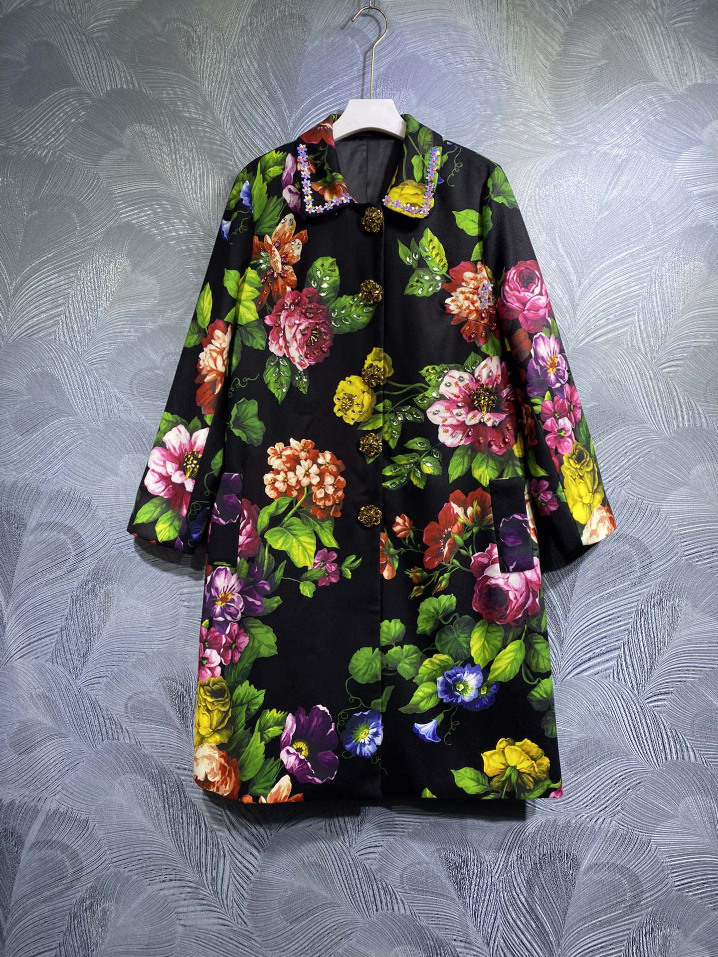 Women' Outerwear & Coats Autumn and Winter 2022 New European Women' high-end drill button nail bead rose flower mid length coat M L XL, Black
Women' Outerwear & Coats Autumn and Winter 2022 New European Women' high-end drill button nail bead rose flower mid length coat M L XL, Black