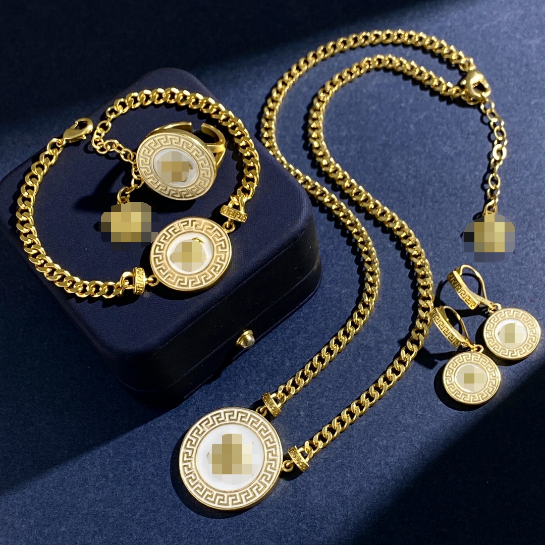NEW Fashion Necklace Bracelet Stud Earring Rings Sets Enamel resin Medusa Pendant Brass colour enamel Ladies Designer Jewelry gifts MS18 --01, Such as picture color
NEW Fashion Necklace Bracelet Stud Earring Rings Sets Enamel resin Medusa Pendant Brass colour enamel Ladies Designer Jewelry gifts MS18 --01, Such as picture color