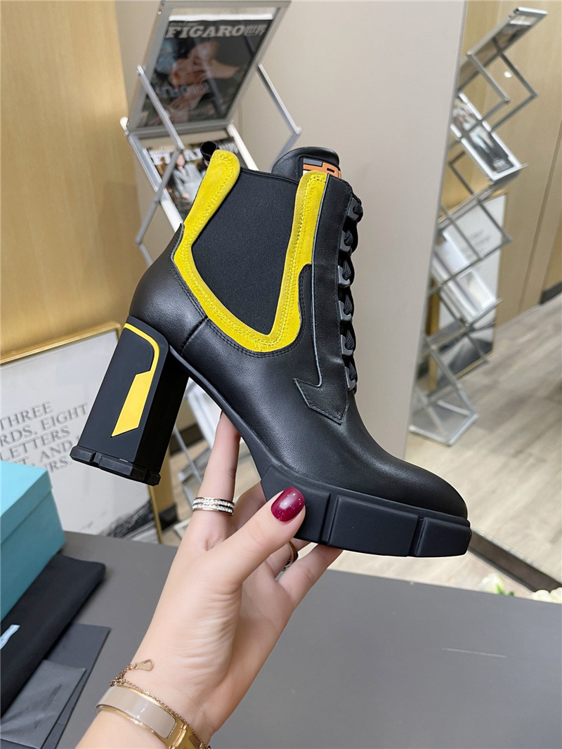 Designer Luxury Womens Milano Brushed nylon Monolith Black Yellow patent lug sole platform booties leather ankle Boots With Original box
Designer Luxury Womens Milano Brushed nylon Monolith Black Yellow patent lug sole platform booties leather ankle Boots With Original box