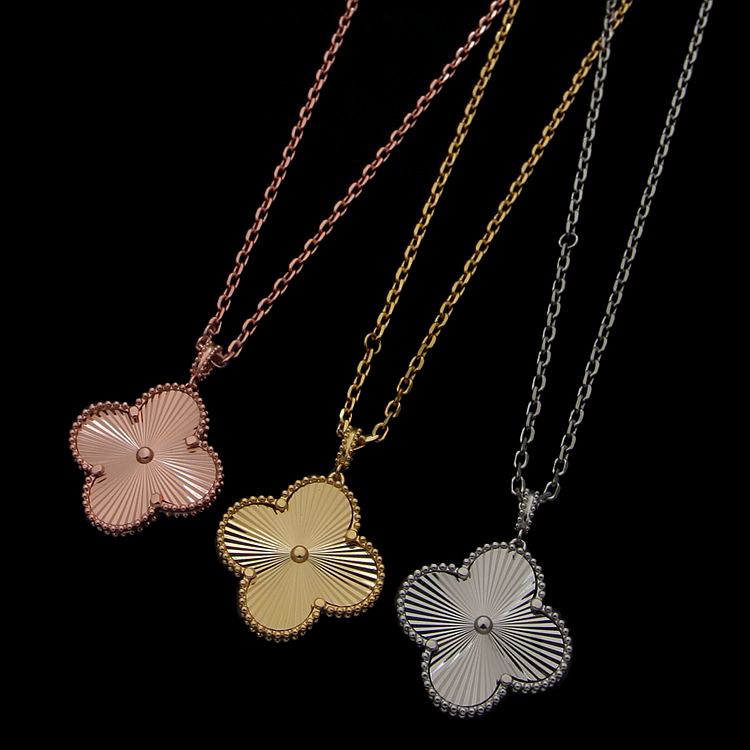 Luxury Designer Necklace Four-leaf Clover Large Pendant Necklaces Womens Fashion 18K Gold Necklace Jewelry 100cm
Luxury Designer Necklace Four-leaf Clover Large Pendant Necklaces Womens Fashion 18K Gold Necklace Jewelry 100cm