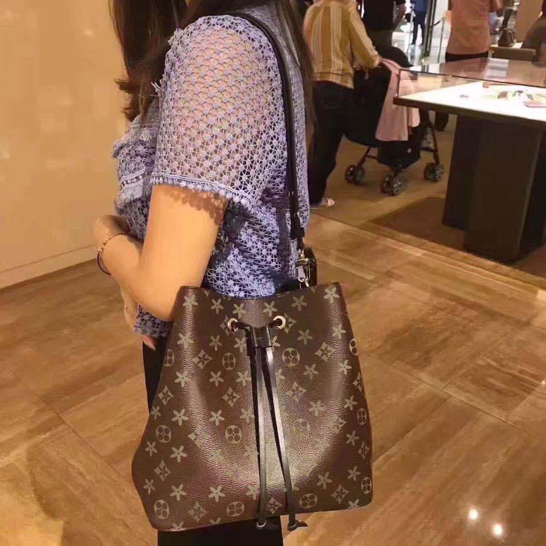 2022 Wallets Hot designers Sale Vintage Bucket Handbag Women bags Wallets for Leather Chain Bag Crossbody and Shoulder, Red
2022 Wallets Hot designers Sale Vintage Bucket Handbag Women bags Wallets for Leather Chain Bag Crossbody and Shoulder, Red