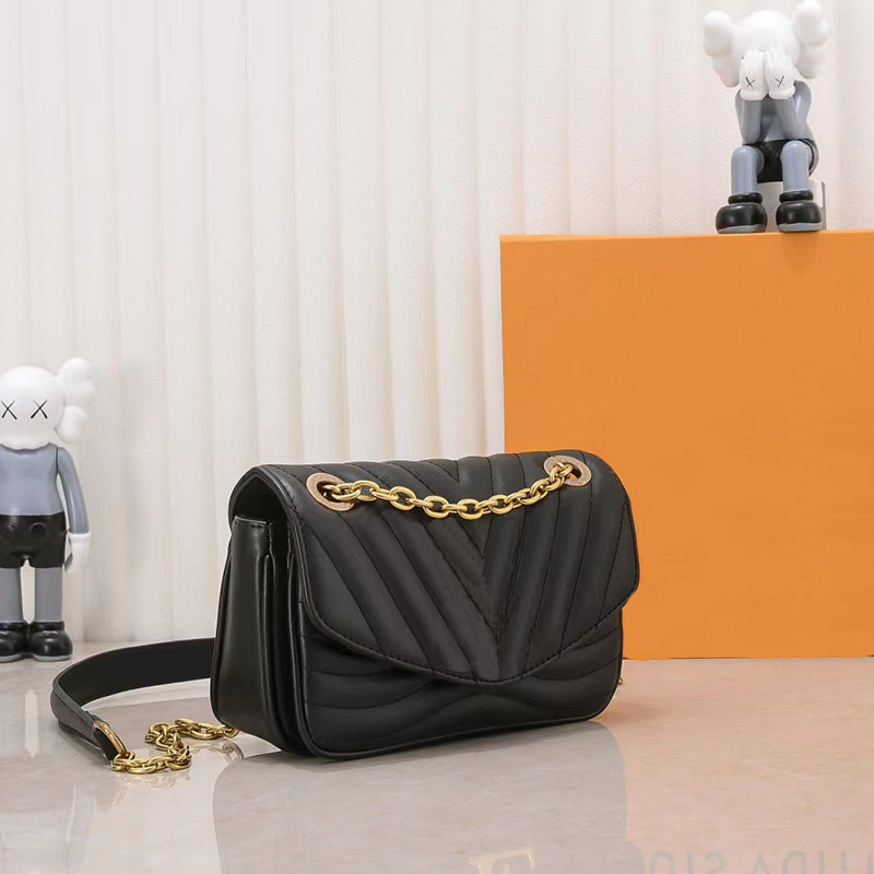 Designer classic brand women's bag Lined with quilted cow leather to shape the wavy silhouette slip chain strap for long and short shoulder straps and cross-body, Black
Designer classic brand women's bag Lined with quilted cow leather to shape the wavy silhouette slip chain strap for long and short shoulder straps and cross-body, Black