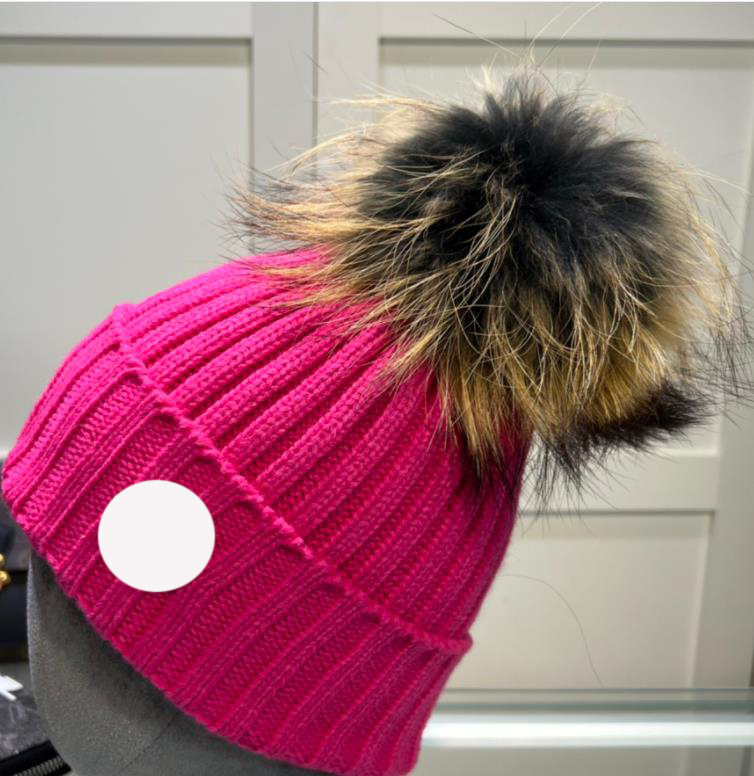 Autumn and Winter 21 Women's Wool Knitted Warm Knitted Hat Cashmere Soft Waxy Texture Super Fox Ball Customized High Quality 10 colors
Autumn and Winter 21 Women's Wool Knitted Warm Knitted Hat Cashmere Soft Waxy Texture Super Fox Ball Customized High Quality 10 colors