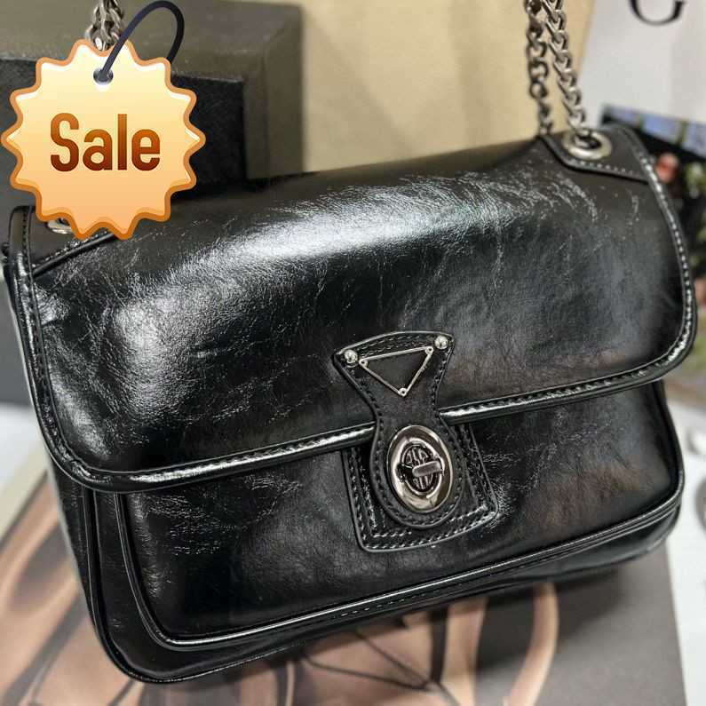 Women's Luxury Designer Single Shoulder Bag Fashion Niche Cross Messenger Retro Double Chain Armpit Diagonal Shoulder Bag Factory Direct Sales, Black
Women's Luxury Designer Single Shoulder Bag Fashion Niche Cross Messenger Retro Double Chain Armpit Diagonal Shoulder Bag Factory Direct Sales, Black